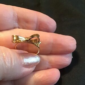 KATE SPADE NY GOLD TONE BOW RING SZ 6 EUC